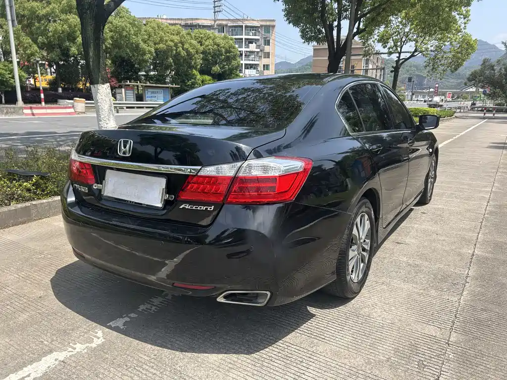 Honda Accord 2014 — фото 15