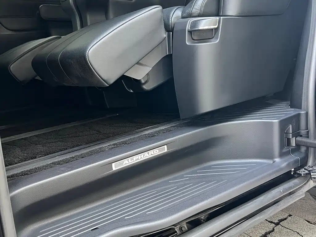 Toyota Alphard 2015 — фото 16