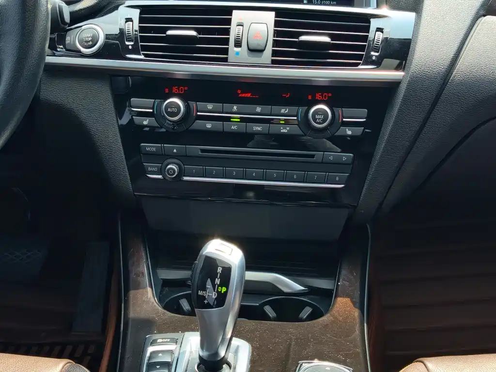 BMW X4 2016 — фото 19