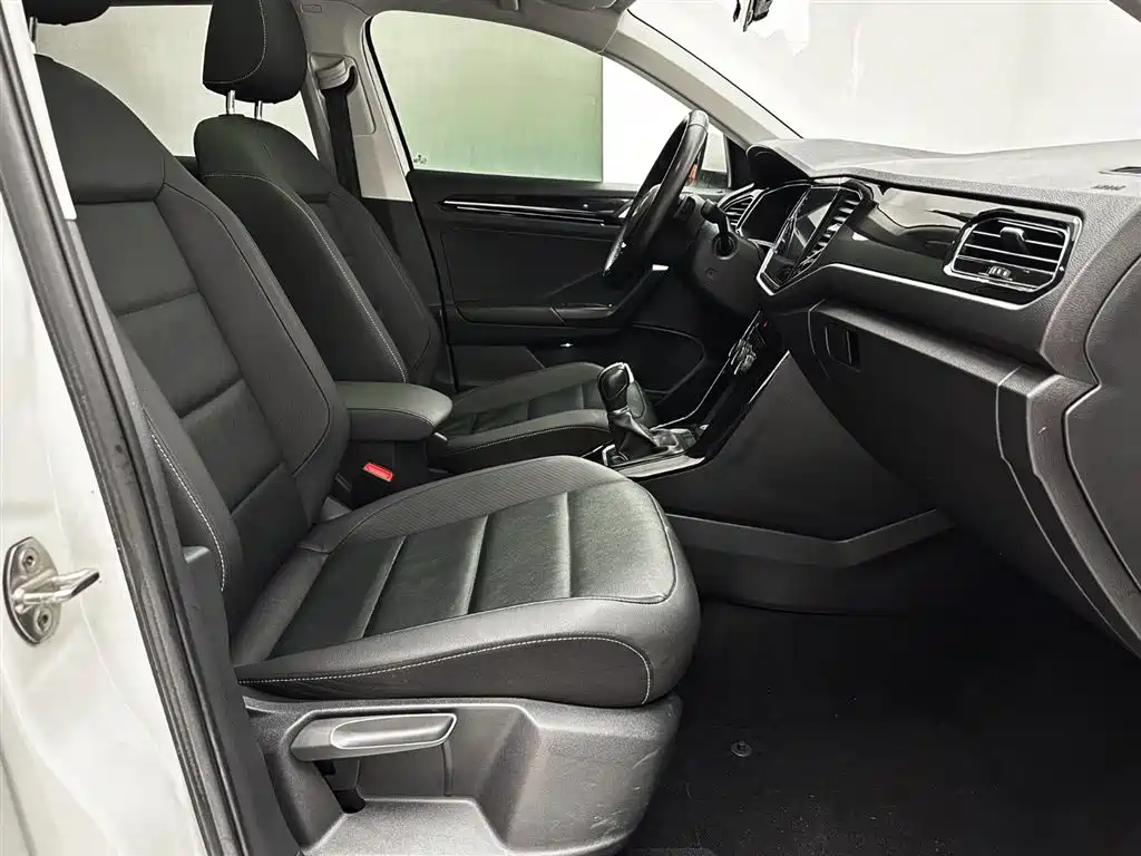 Volkswagen T-Roc 2022 — фото 15