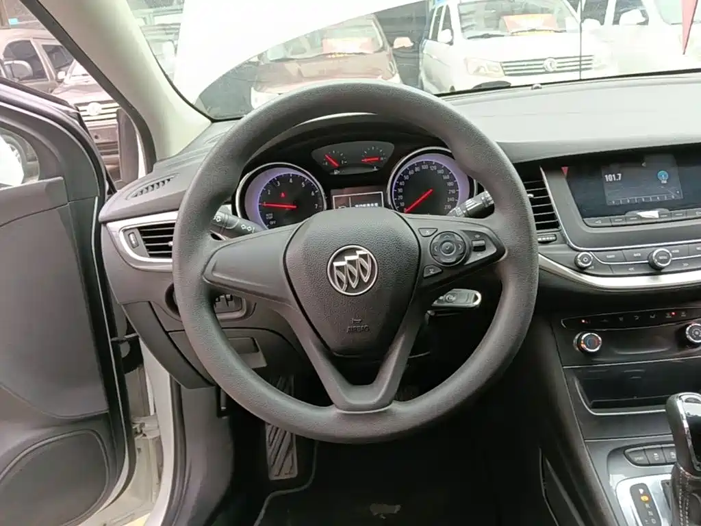 Buick Verano 2017 — фото 11