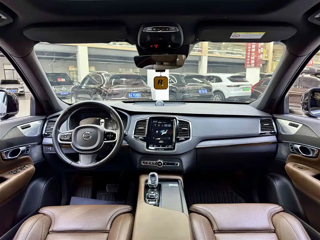 Volvo XC90 2021 — фото 13
