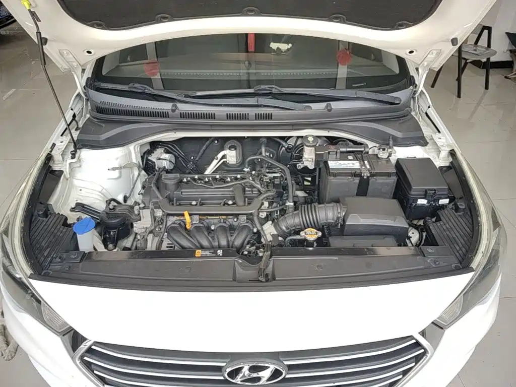 Hyundai Verna 2017 — фото 20