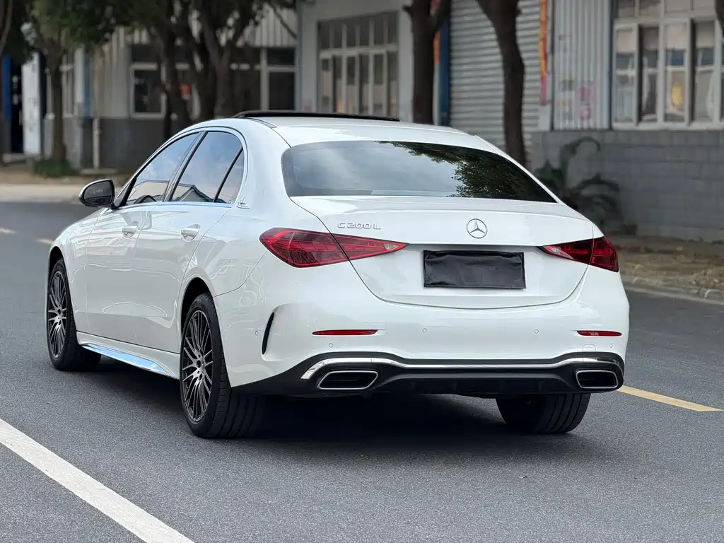 Mercedes-Benz C-Class 2023 — фото 17