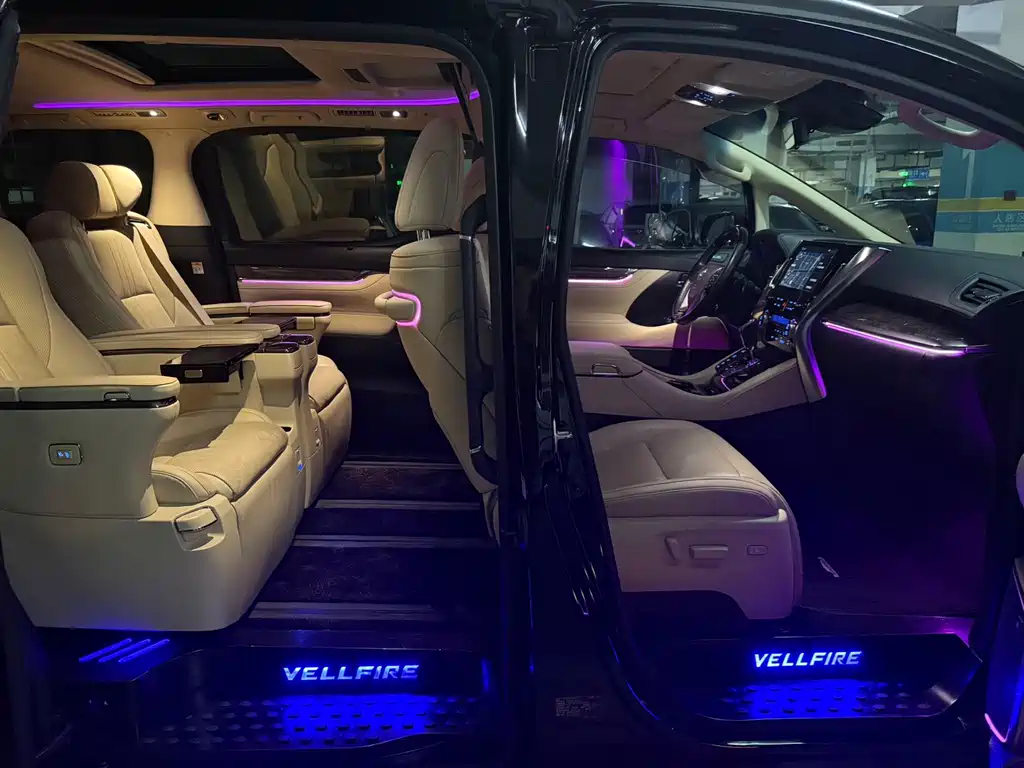 Toyota Vellfire 2023 — фото 12