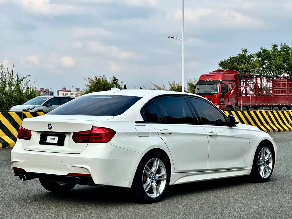 BMW 3 Series 2017 — фото 9