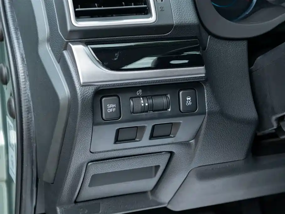 Subaru Forester 2018 — фото 9
