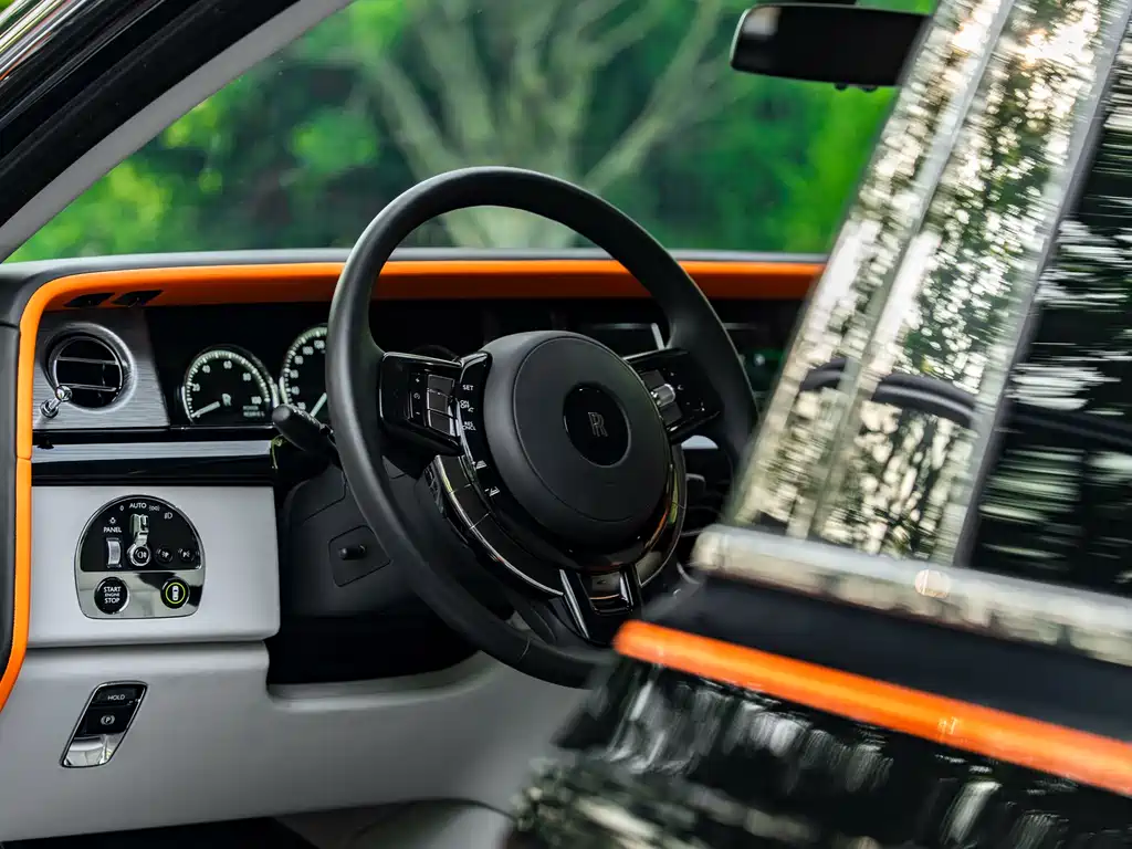 Rolls-Royce Phantom 2023 — фото 17