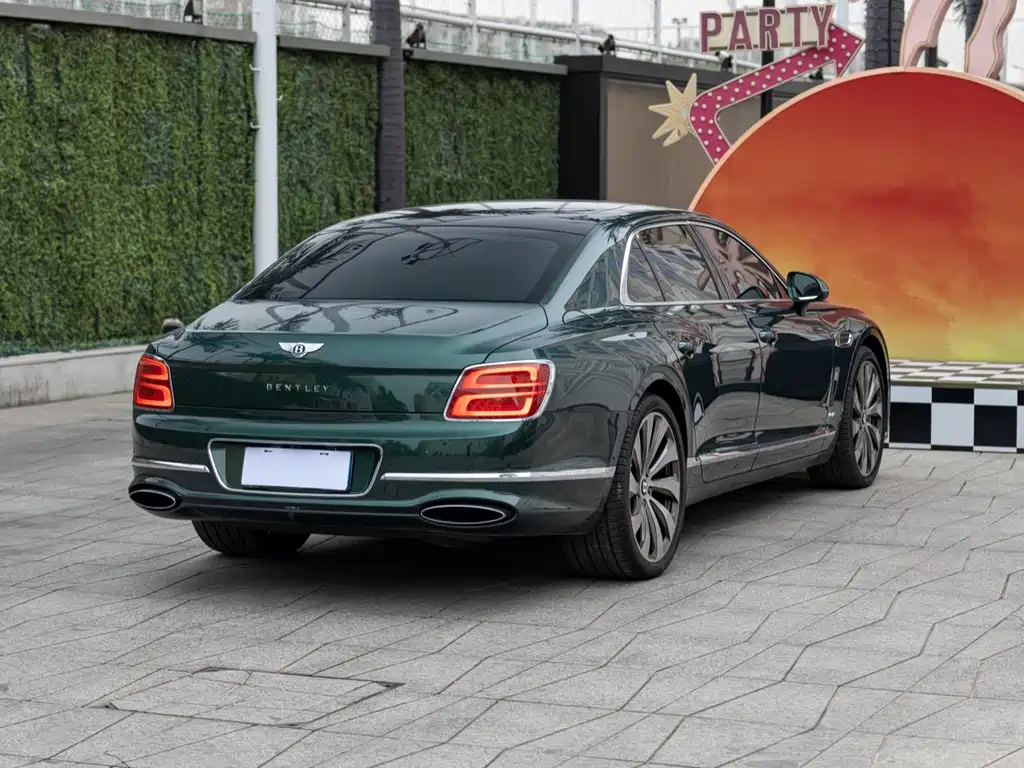 Bentley Flying Spur 2021 — фото 4