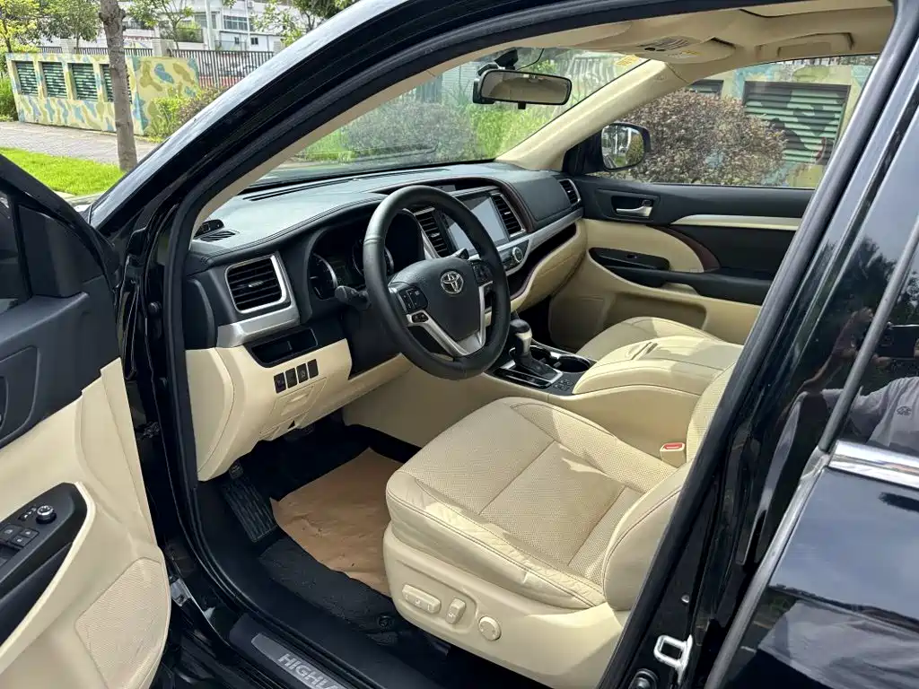 Toyota Highlander 2017 — фото 16