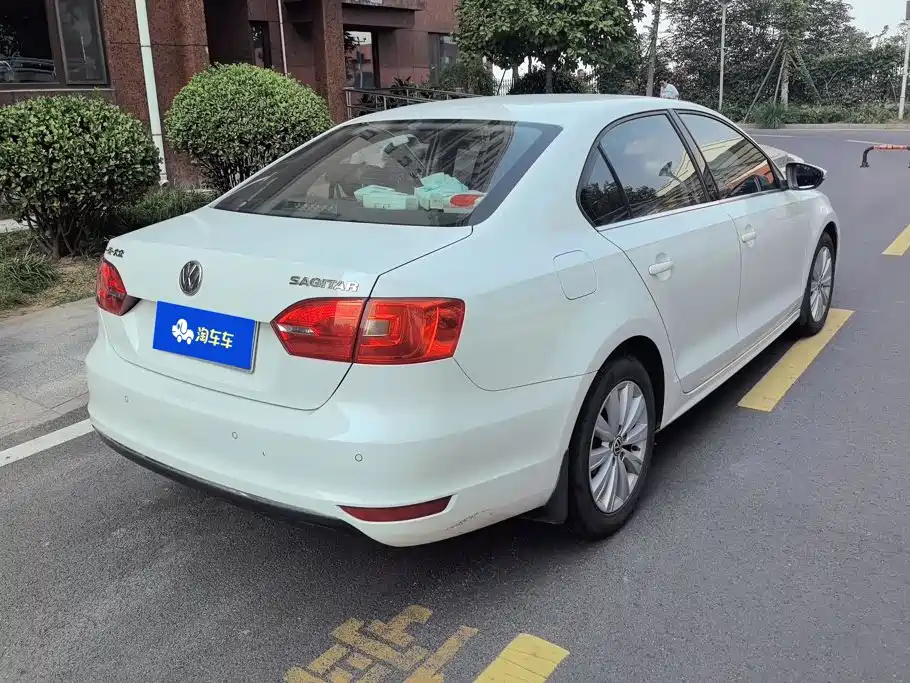 Volkswagen Sagitar 2014