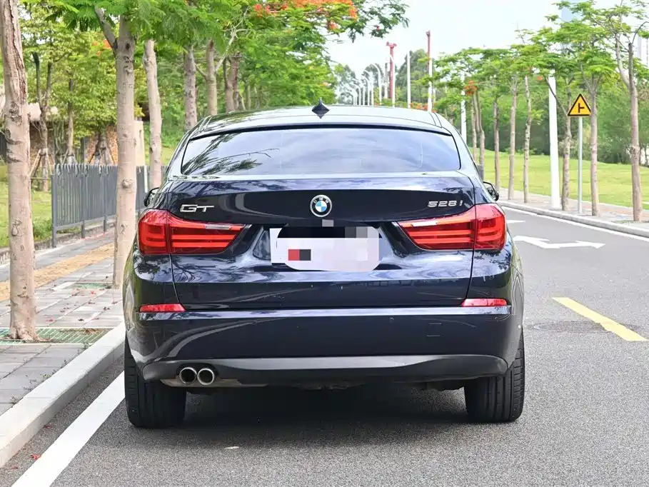 BMW 5 Series GT 2016 — фото 3
