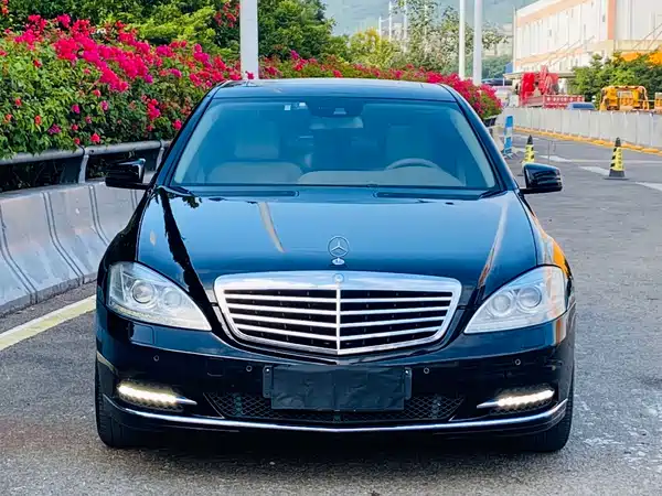 Mercedes-Benz S-Class 2012