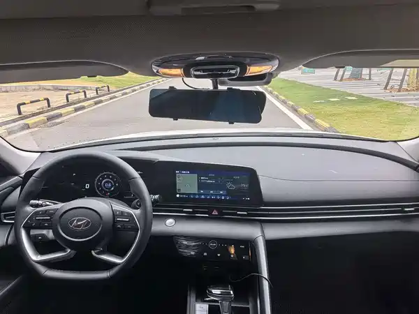 Hyundai Elantra 2021