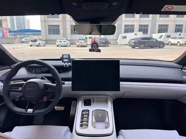 Xiaomi SU7 2024