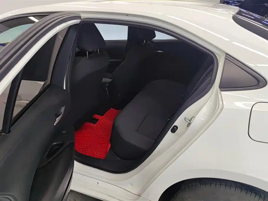 Toyota Corolla 2019 — фото 11