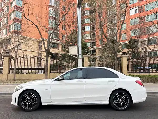 Mercedes-Benz C-Class 2021