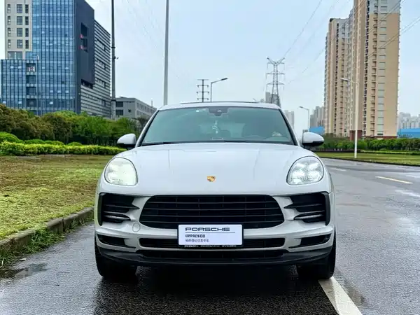 Porsche Macan 2021