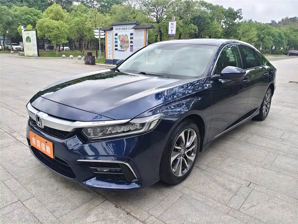 Honda Inspire 2019 — фото 1