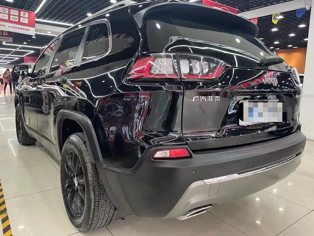 Jeep Cherokee 2019 — фото 4