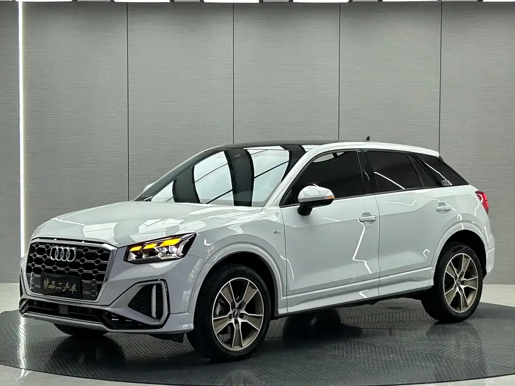 Audi Q2L 2023 — фото 1