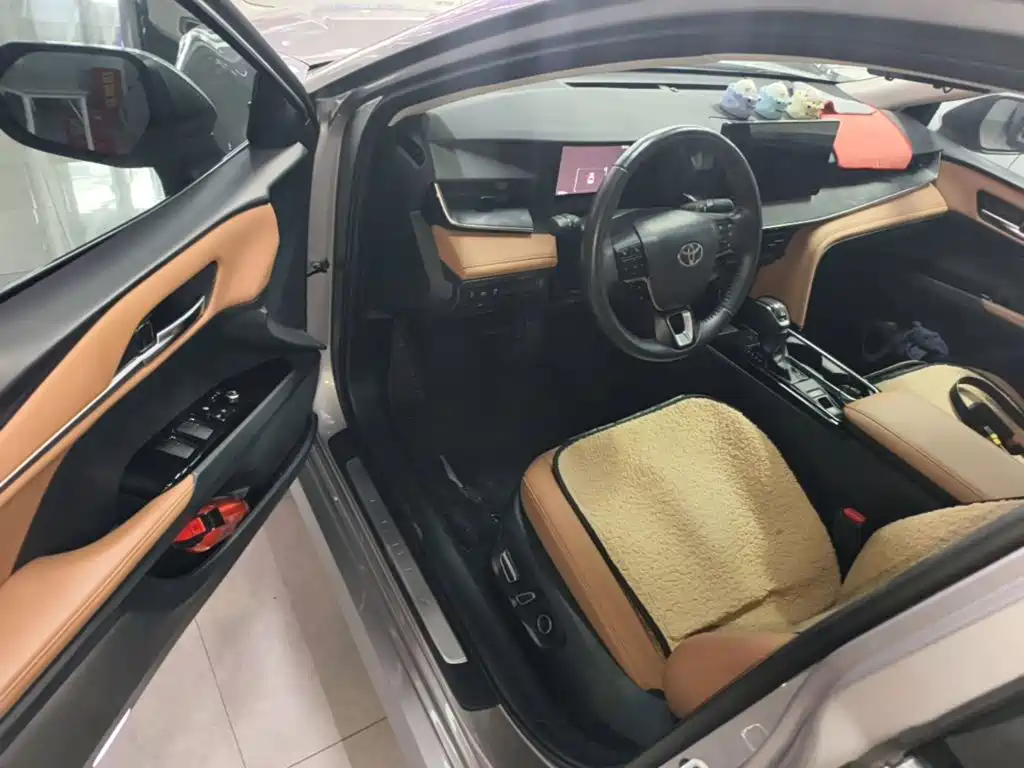 Toyota Camry 2024 — фото 16