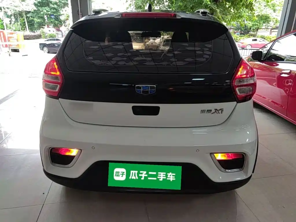 Geely Vision X1 2017 — фото 6