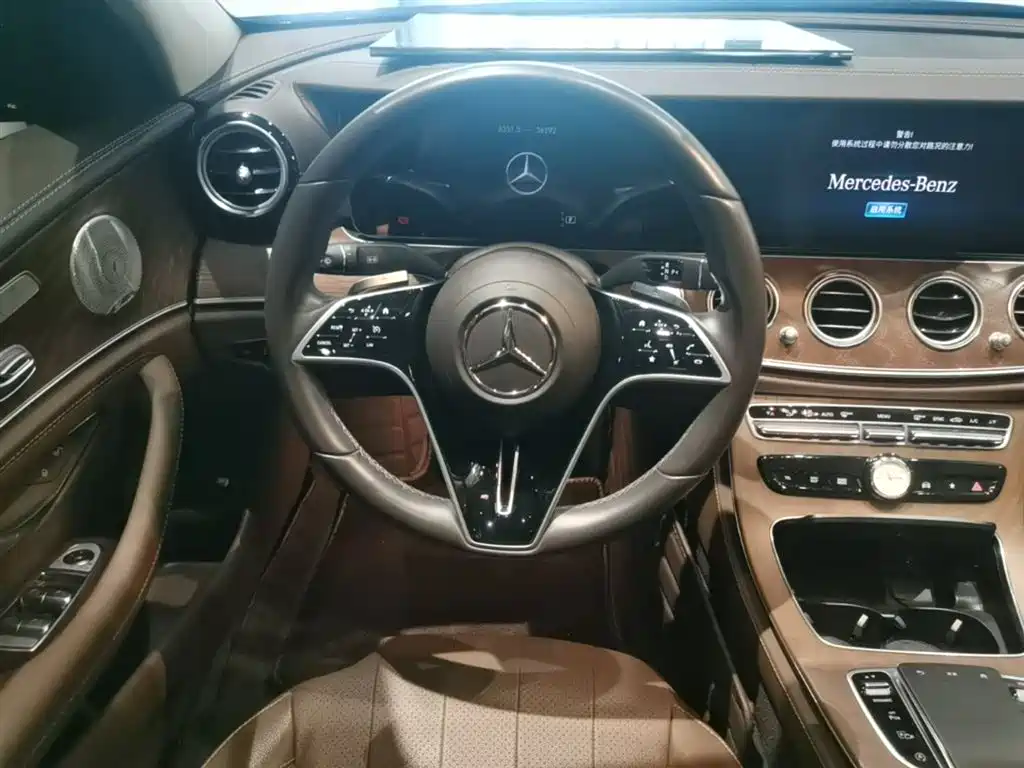 Mercedes-Benz E-Class 2023 — фото 17