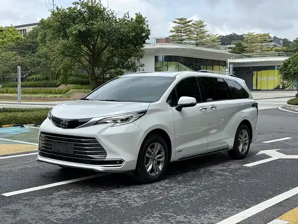 Toyota Sienna 2022