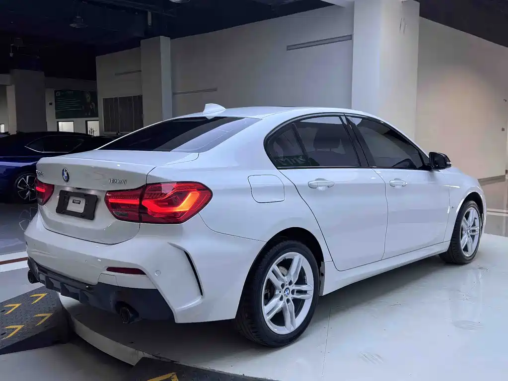 BMW 1 Series 2022