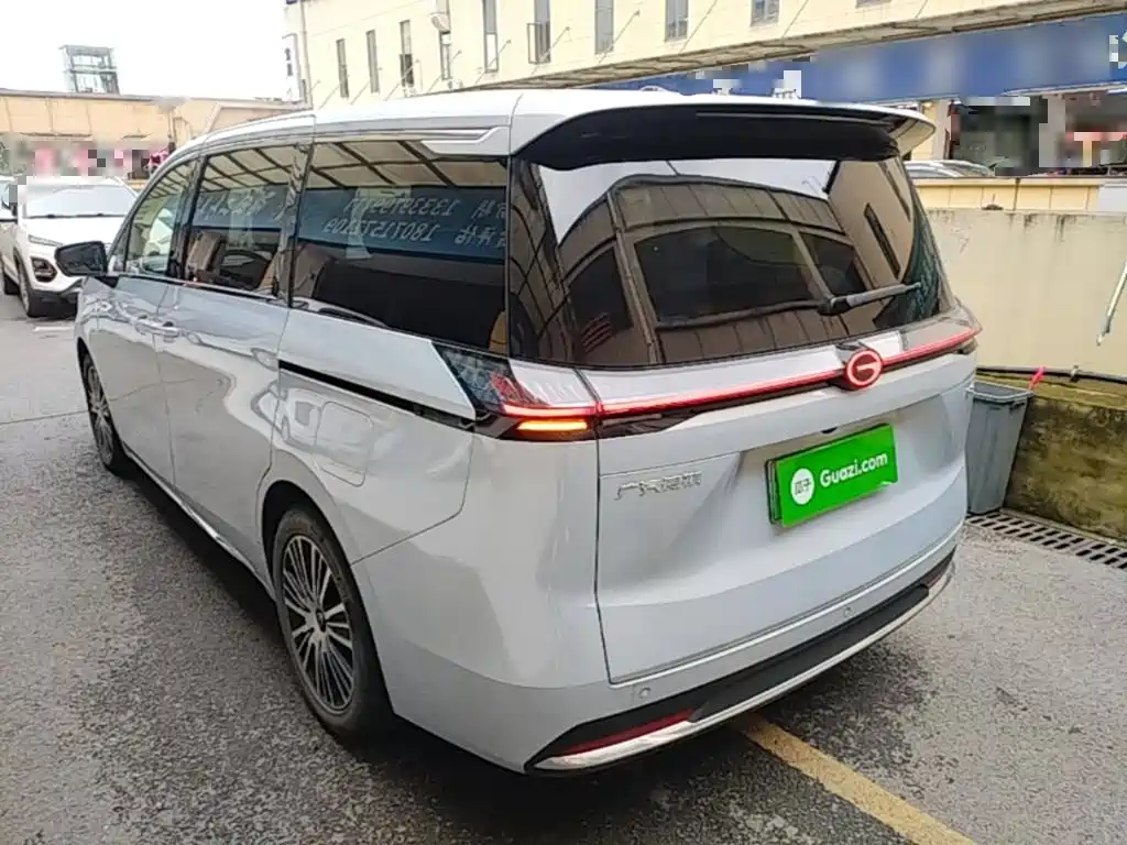 GAC Motor E8 PHEV 2024 — фото 24