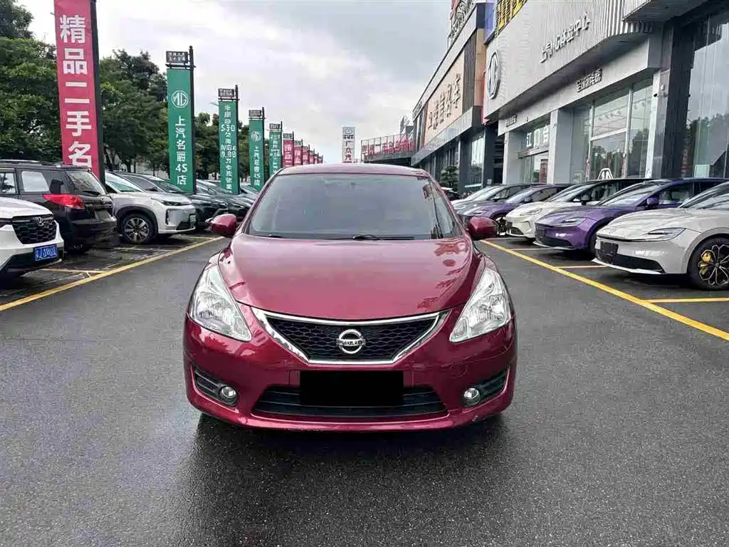 Nissan Tiida 2014