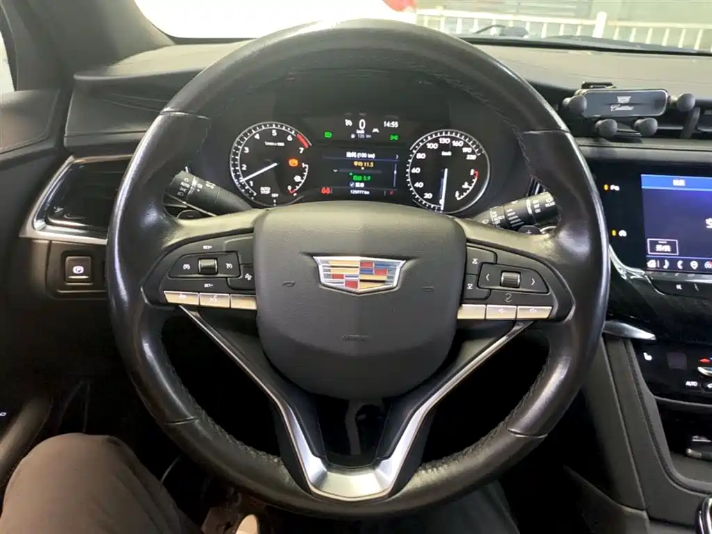 Cadillac XT6 2021 — фото 11