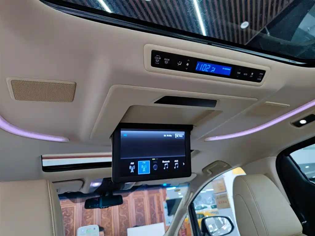 Toyota Alphard 2018 — фото 14