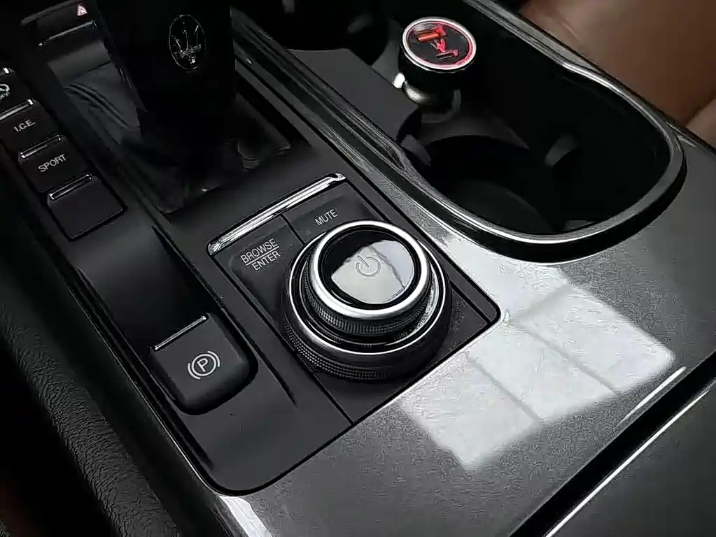 Maserati Ghibli 2021 — фото 13