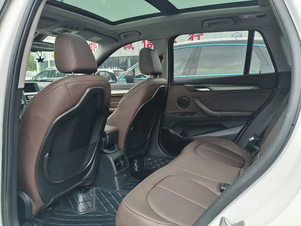 BMW X1 2019 — фото 14
