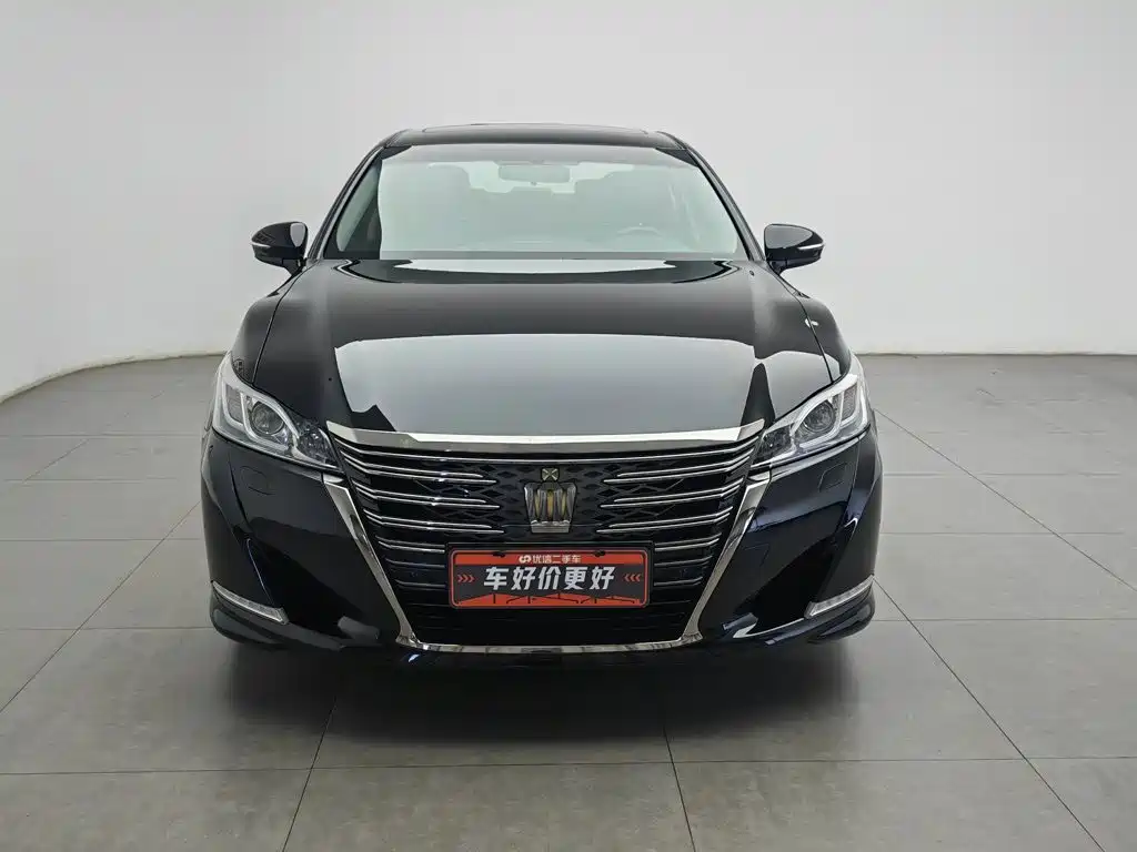 Toyota Crown 2018