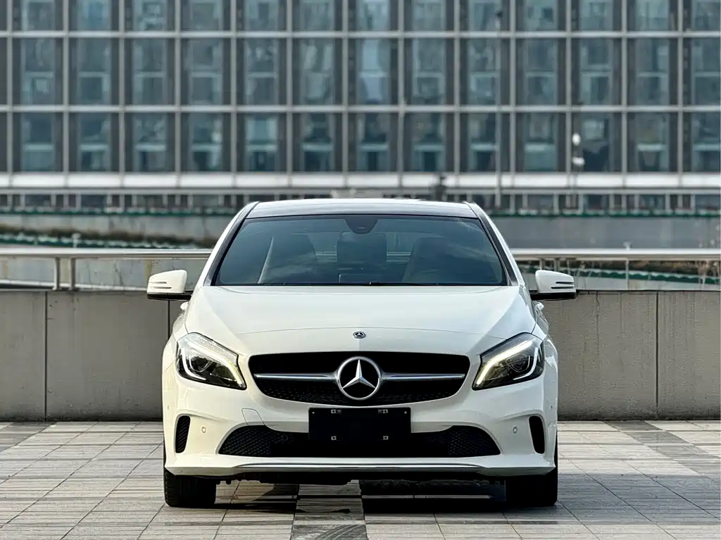 Mercedes-Benz A-Class 2017 — фото 2