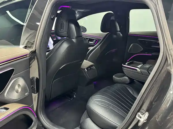 Mercedes-Benz EQS 2024
