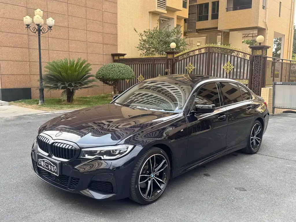 BMW 3 Series 2021 — фото 1
