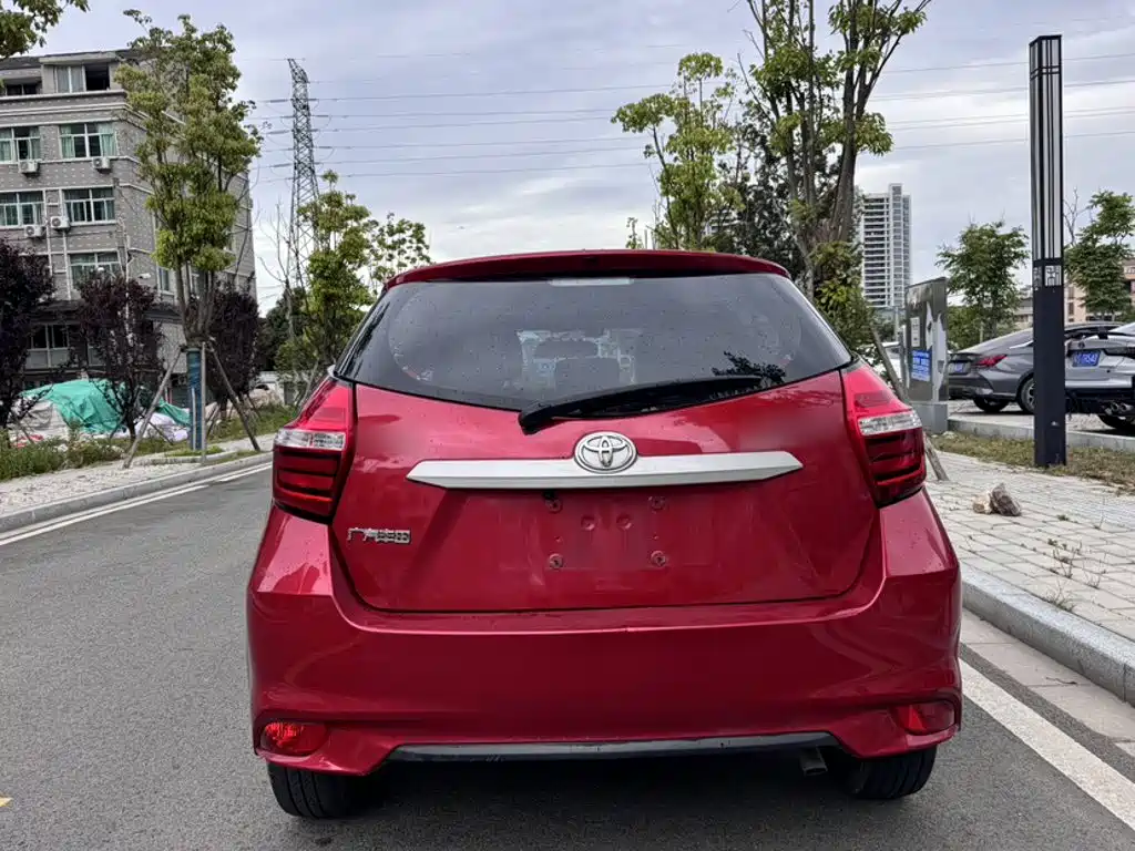 Toyota Yaris L 2019 — фото 11