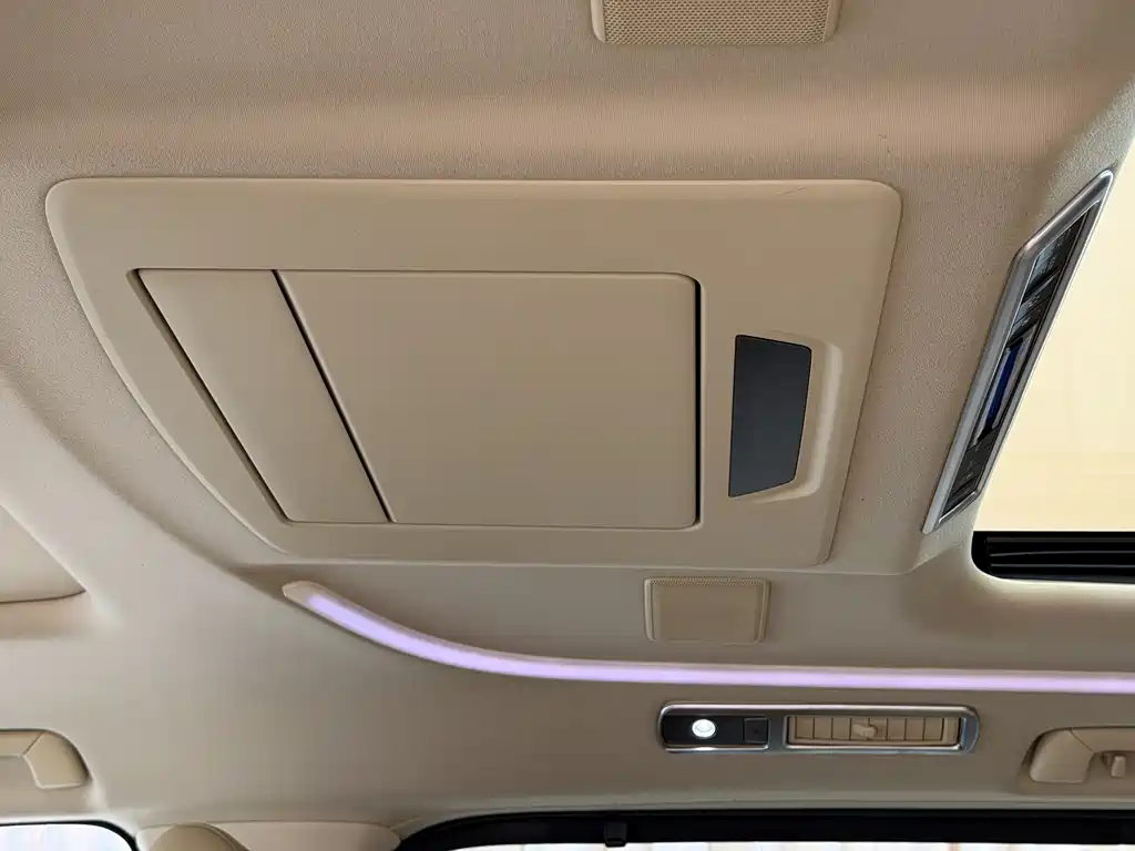Toyota Alphard 2018 — фото 8