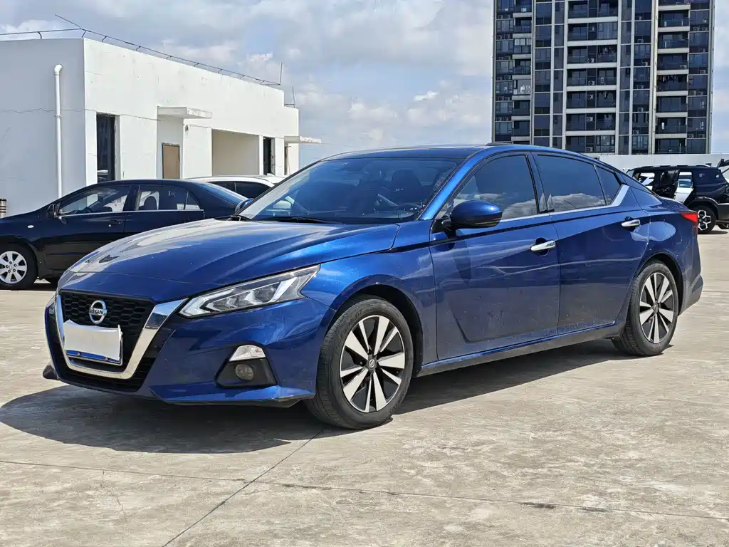 Nissan Teana 2022 — фото 1