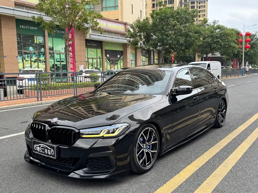 BMW 5 Series 2020 — фото 1