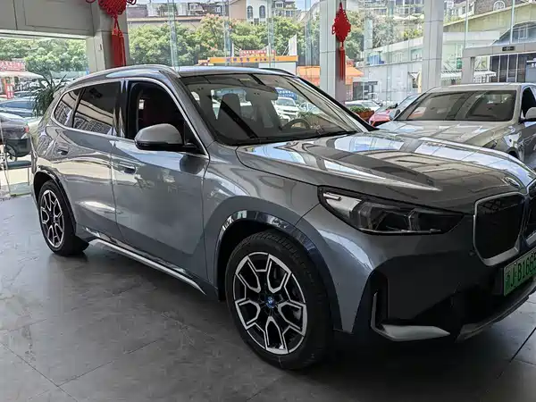 BMW iX1 2024