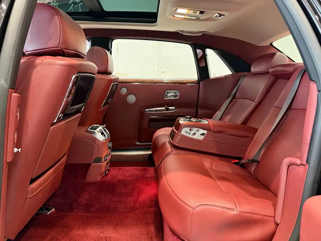 Rolls-Royce Ghost 2013 — фото 18