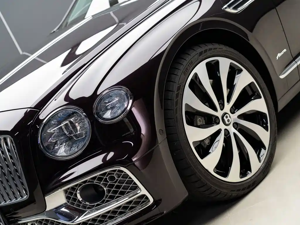 Bentley Flying Spur 2023 — фото 3