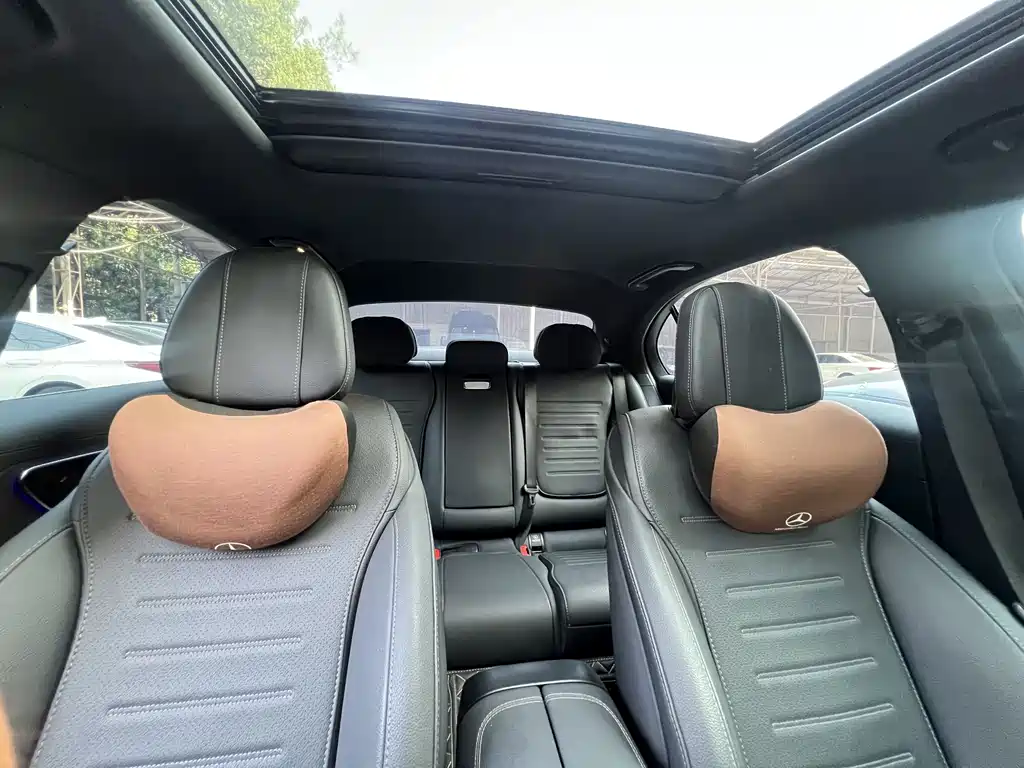 Mercedes-Benz C-Class 2025 — фото 12