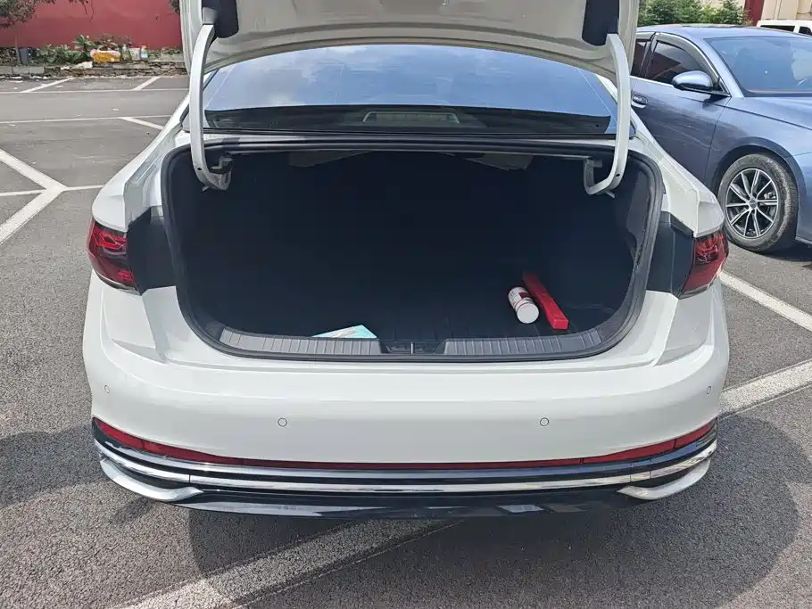 Volkswagen Sagitar 2024