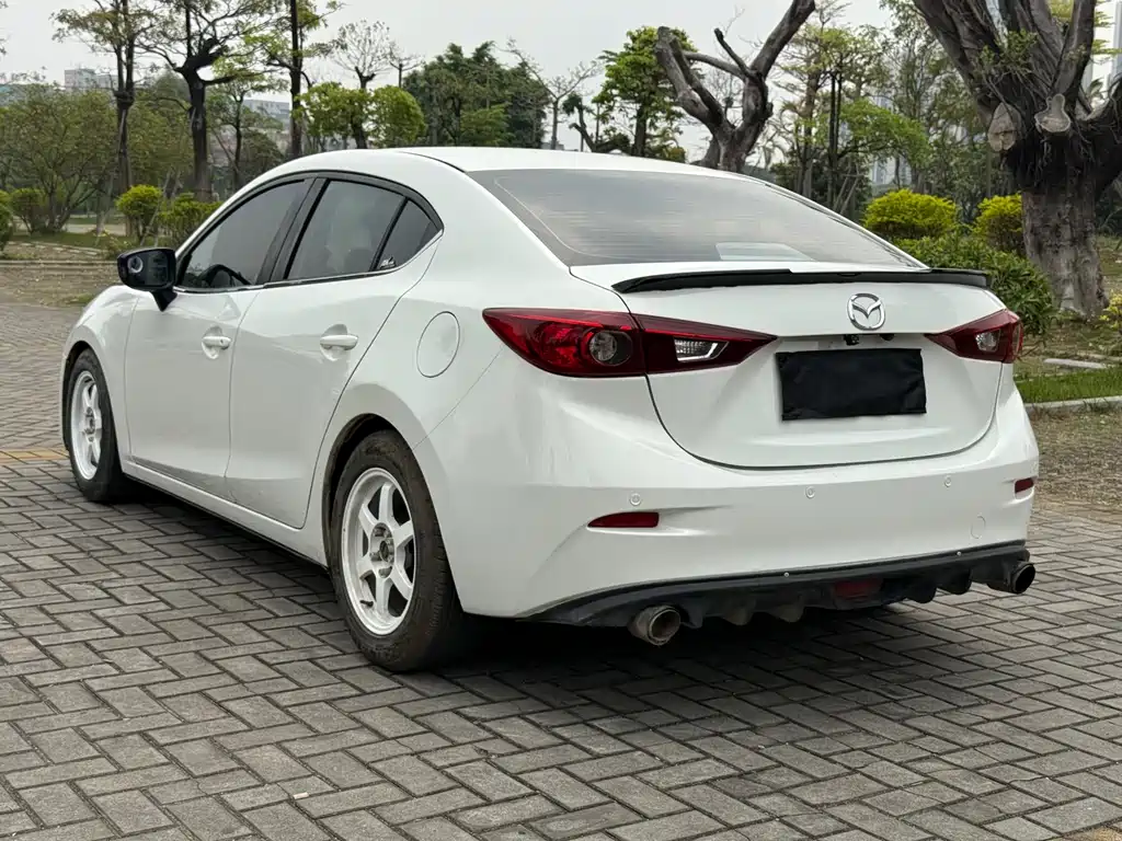 Mazda 3 Axela 2016 — фото 4